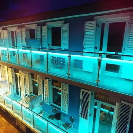Apartment In Mit Grill, Garten Und Whirlpool