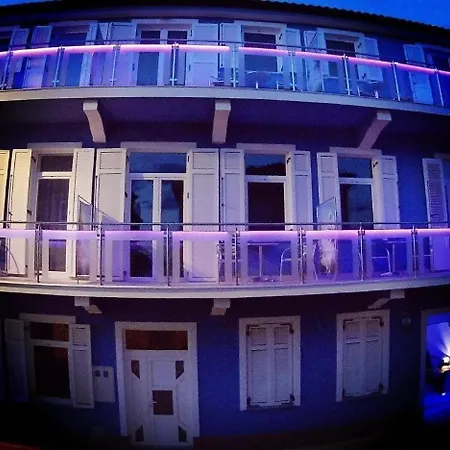 In Mit Grill, Garten Und Whirlpool Apartment *