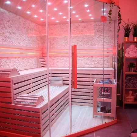 In Mit Grill, Garten Und Whirlpool